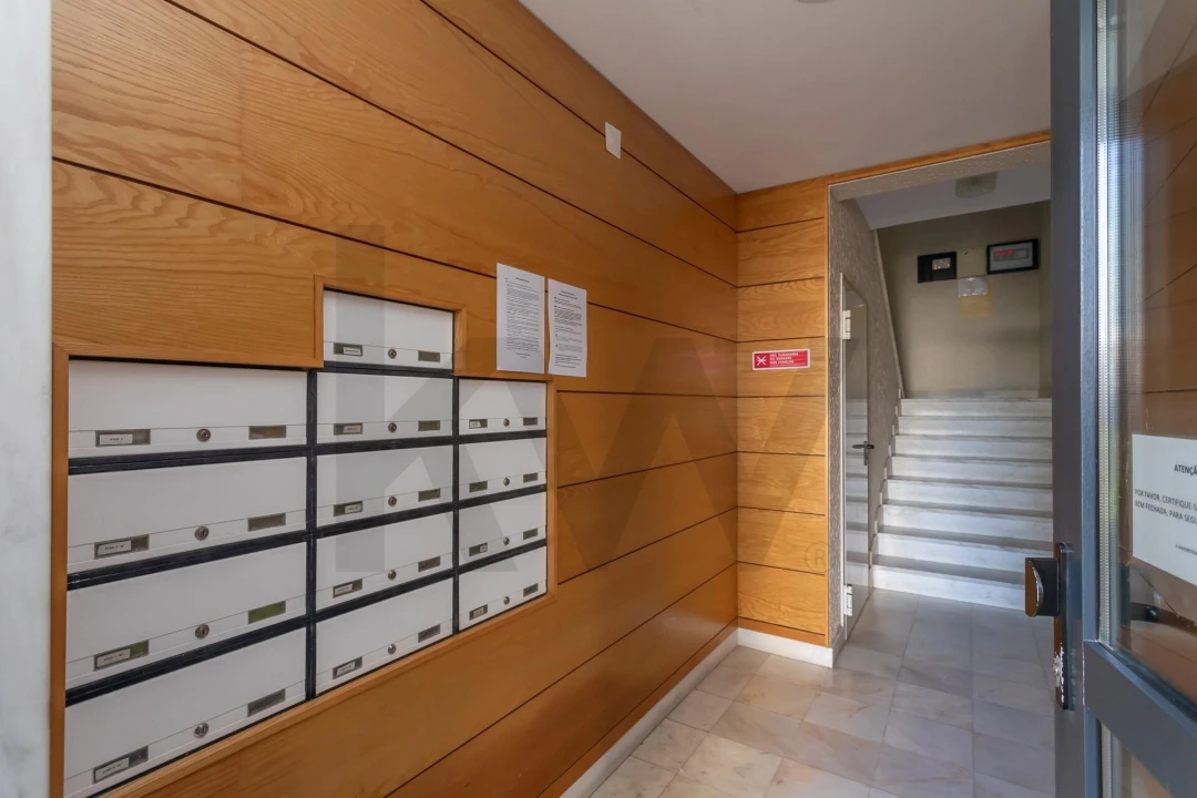 Apartamento T4 para Venda em São Domingos de Rana Foto 26