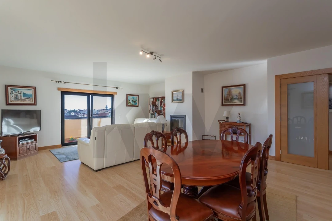 Apartamento T4 para Venda em São Domingos de Rana Foto 2