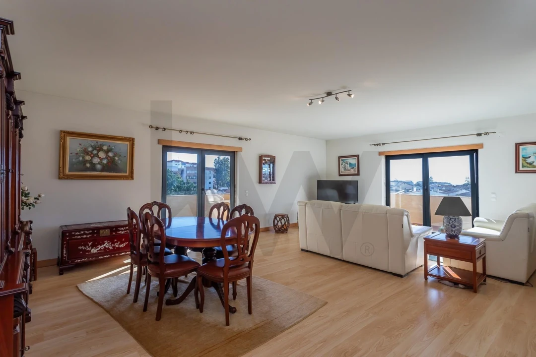 Apartamento T4 para Venda em São Domingos de Rana Foto 1