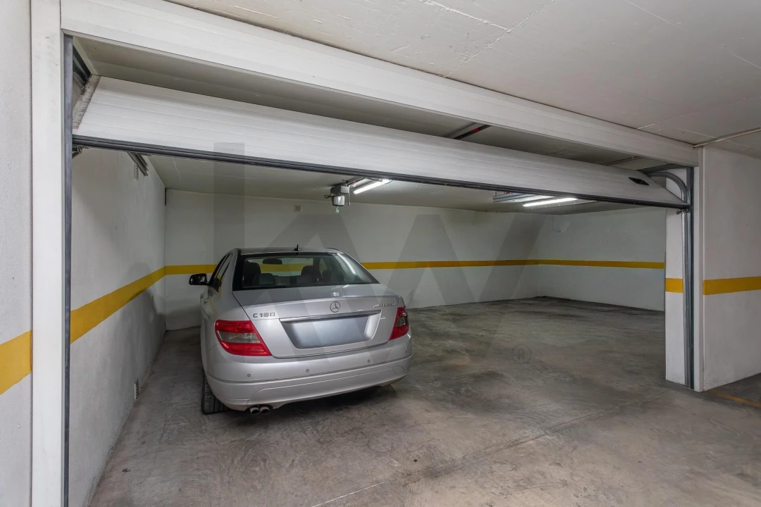 Apartamento T4 para Venda em São Domingos de Rana Foto 25