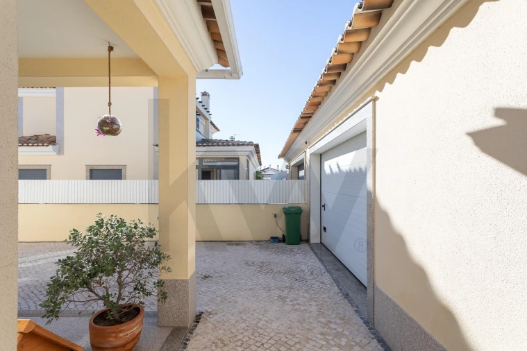 Moradia T4 para Venda em Azeitão (São Lourenço e São Simão) Foto 29