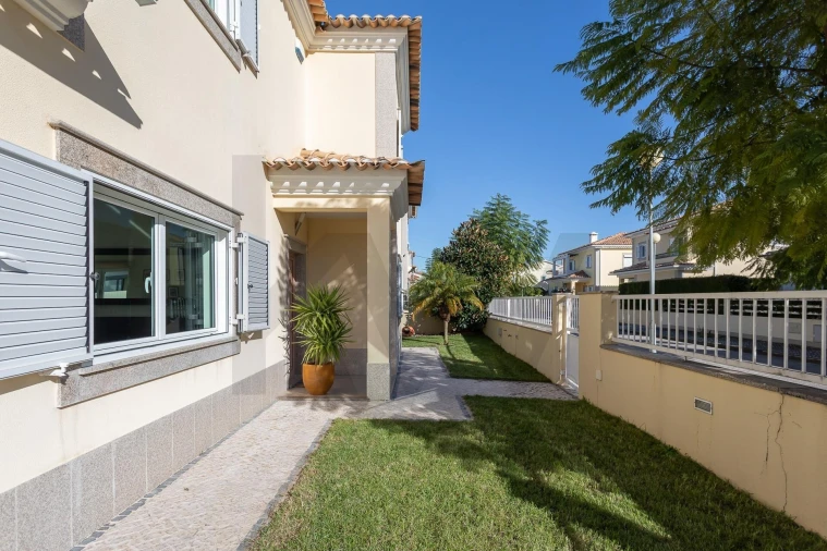 Moradia T4 para Venda em Azeitão (São Lourenço e São Simão) Foto 18