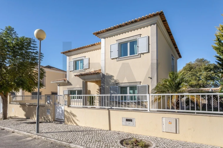 Moradia T4 para Venda em Azeitão (São Lourenço e São Simão) Foto 13