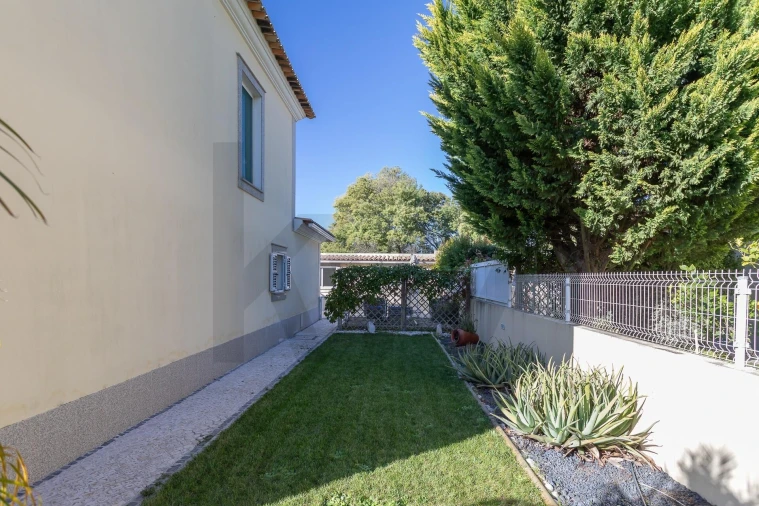 Moradia T4 para Venda em Azeitão (São Lourenço e São Simão) Foto 16