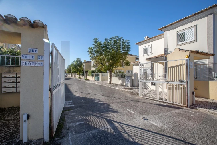 Moradia T4 para Venda em Azeitão (São Lourenço e São Simão) Foto 9