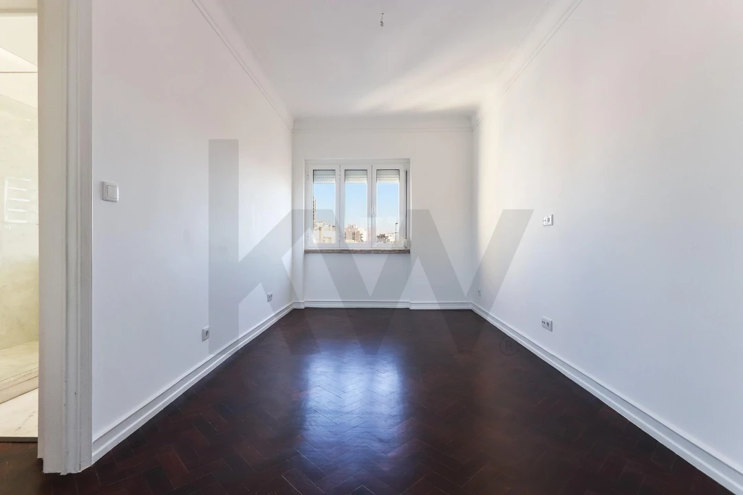 Apartamento T3 para Arrendamento em Alvalade Foto 28