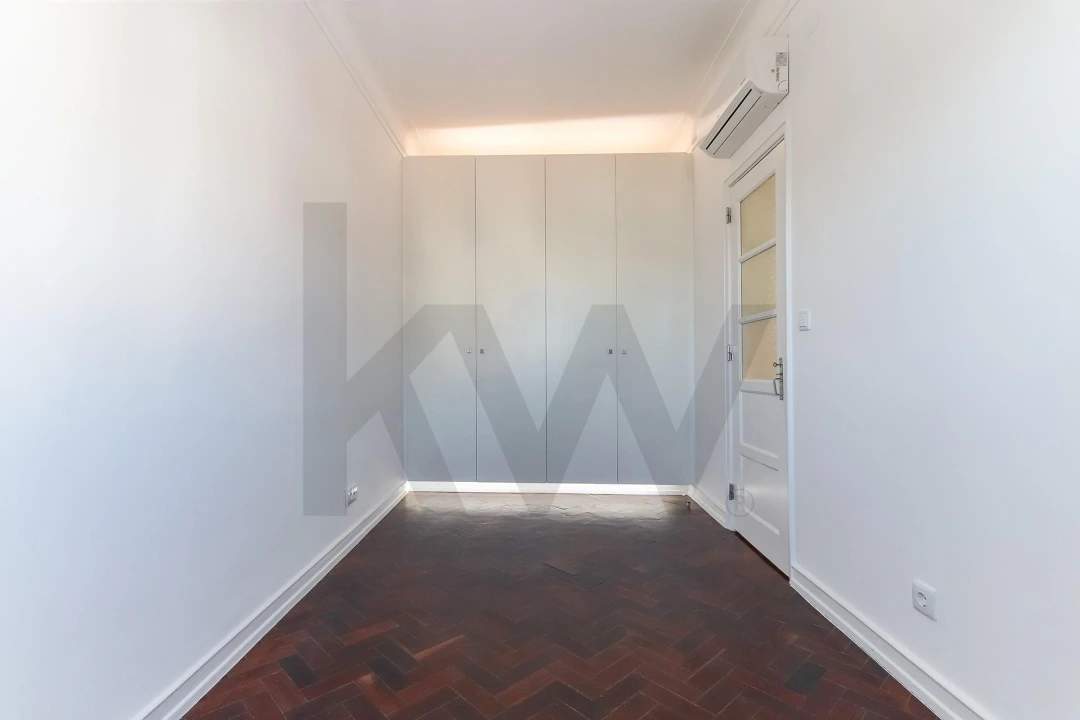 Apartamento T3 para Arrendamento em Alvalade Foto 15