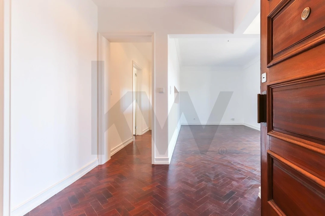 Apartamento T3 para Arrendamento em Alvalade Foto 7