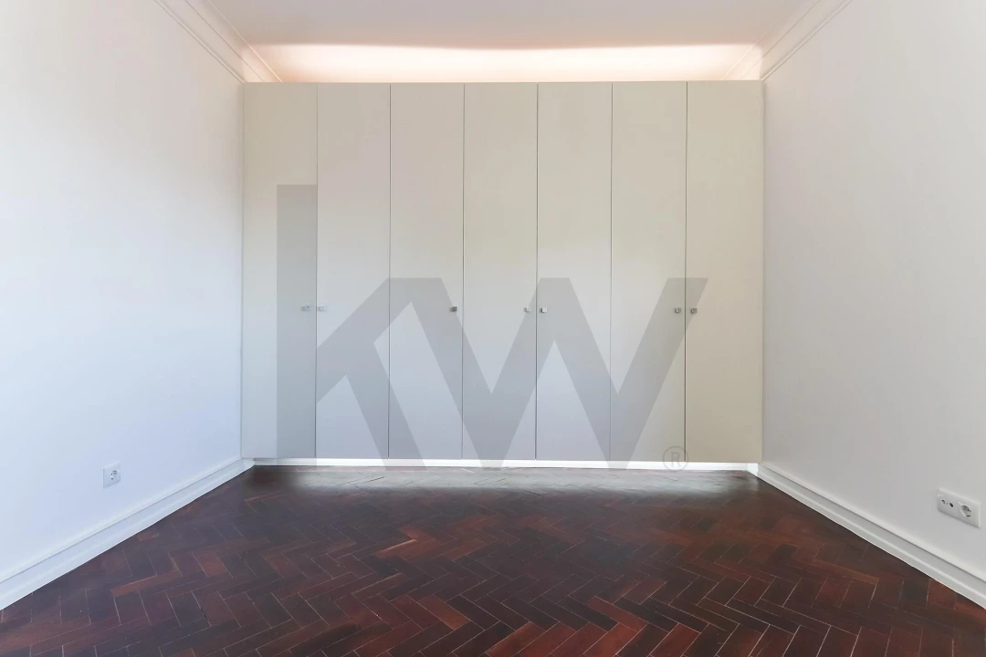 Apartamento T3 para Arrendamento em Alvalade Foto 21