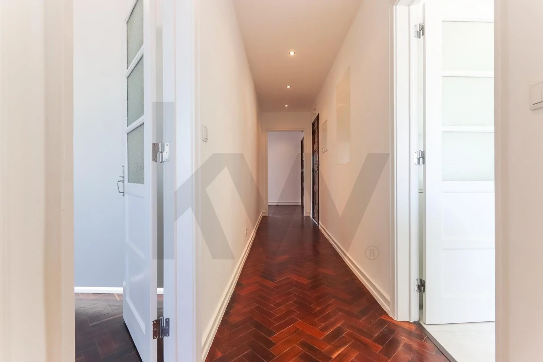 Apartamento T3 para Arrendamento em Alvalade Foto 17