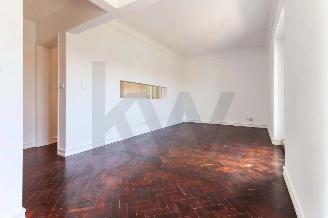 Apartamento T3 para Arrendamento em Alvalade Foto 5