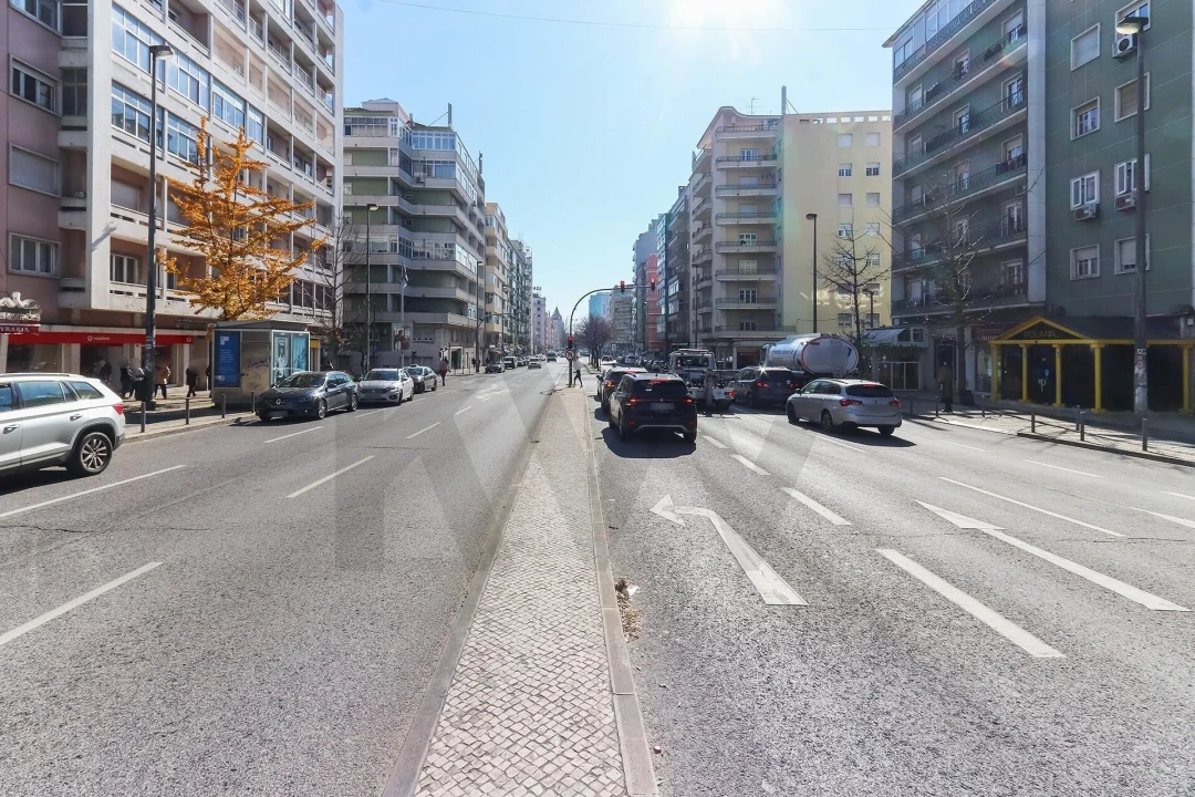 Apartamento T3 para Arrendamento em Alvalade Foto 40