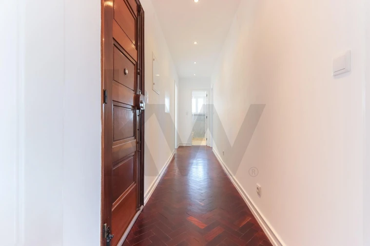 Apartamento T3 para Arrendamento em Alvalade Foto 18