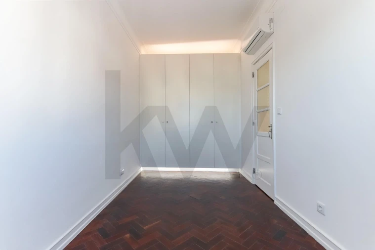 Apartamento T3 para Arrendamento em Alvalade Foto 15