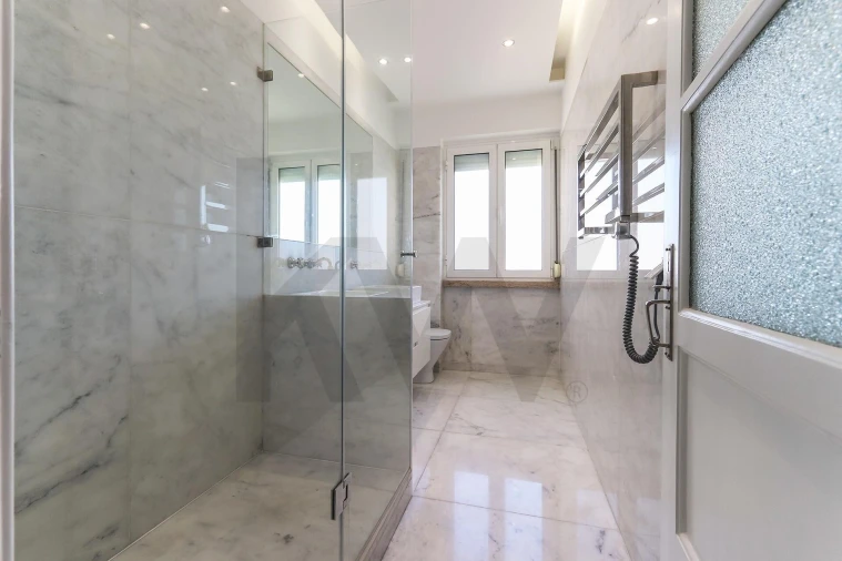 Apartamento T3 para Arrendamento em Alvalade Foto 26