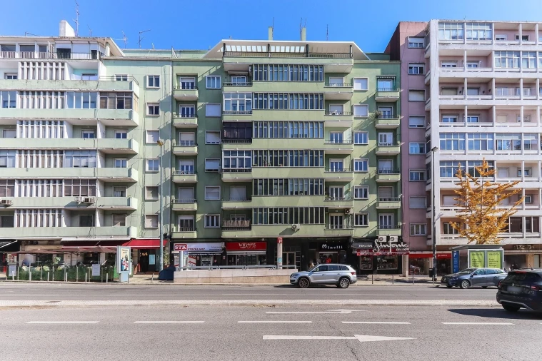 Apartamento T3 para Arrendamento em Alvalade Foto 41