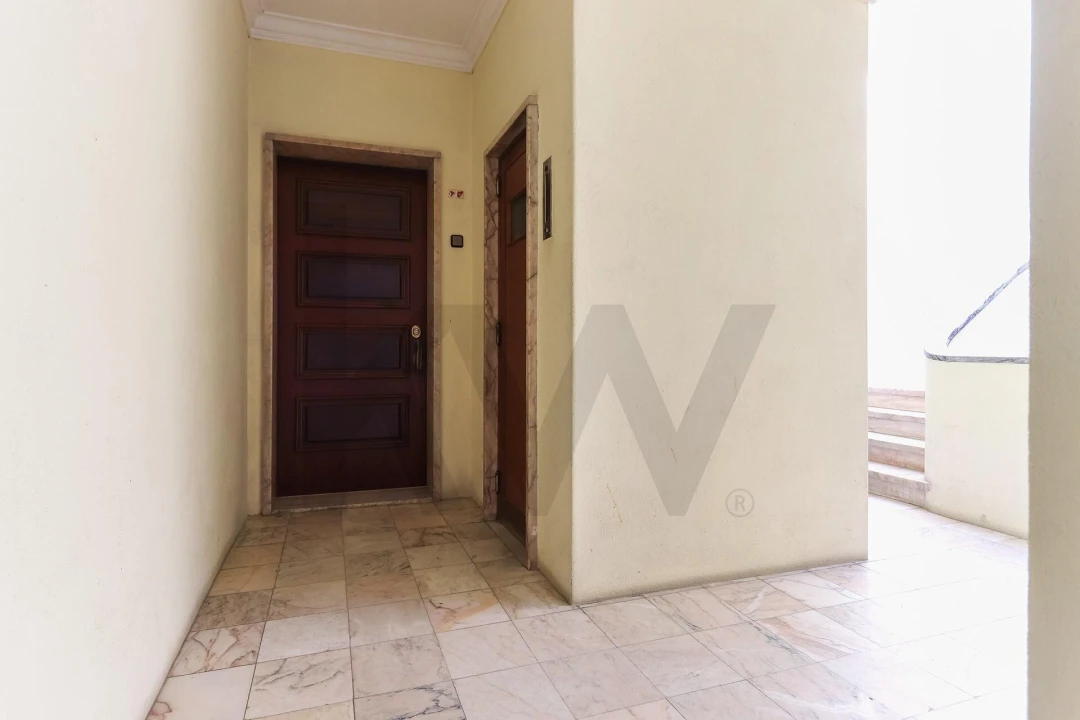 Apartamento T3 para Arrendamento em Alvalade Foto 19