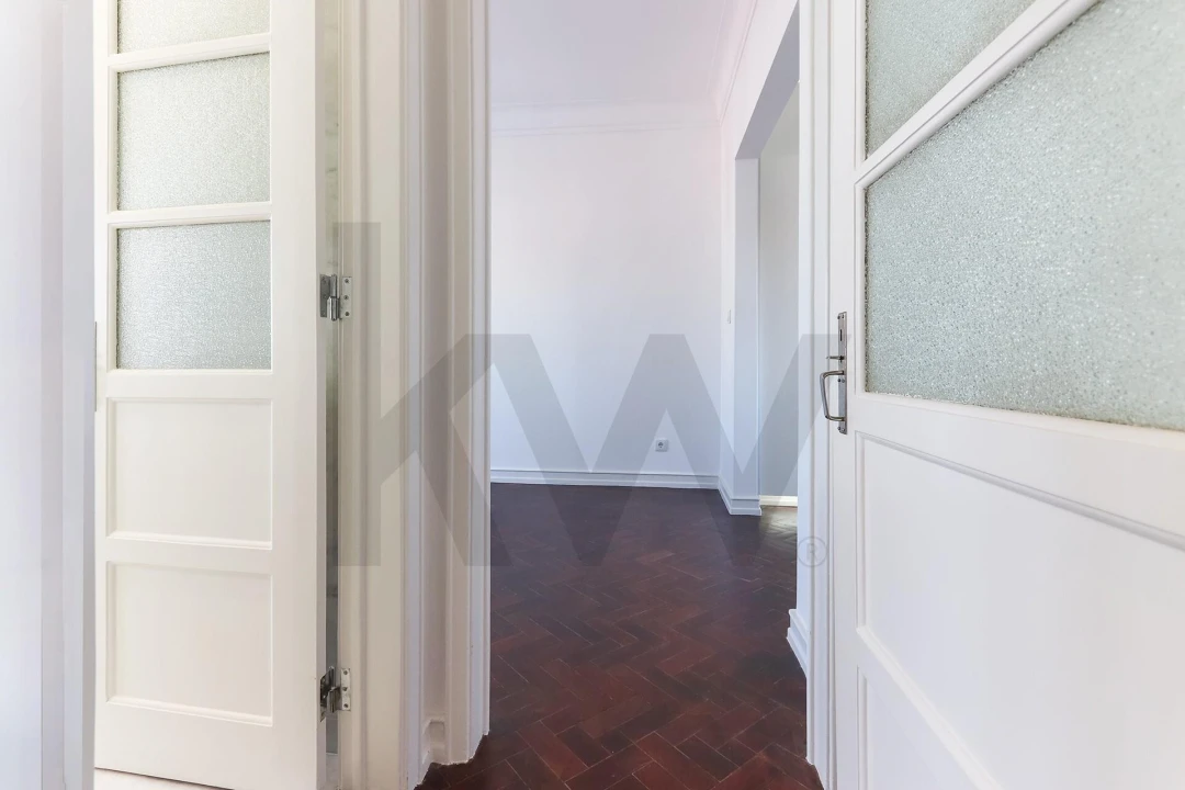 Apartamento T3 para Arrendamento em Alvalade Foto 24