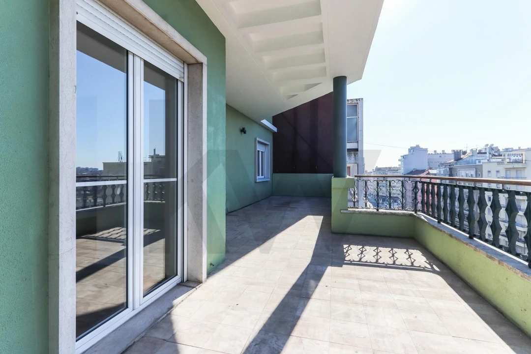 Apartamento T3 para Arrendamento em Alvalade Foto 1