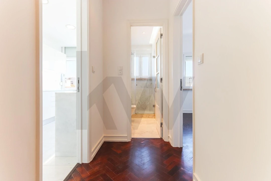 Apartamento T3 para Arrendamento em Alvalade Foto 14