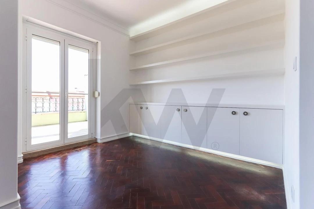 Apartamento T3 para Arrendamento em Alvalade Foto 4