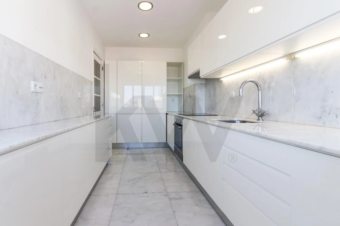 Apartamento T3 para Arrendamento em Alvalade Foto 12