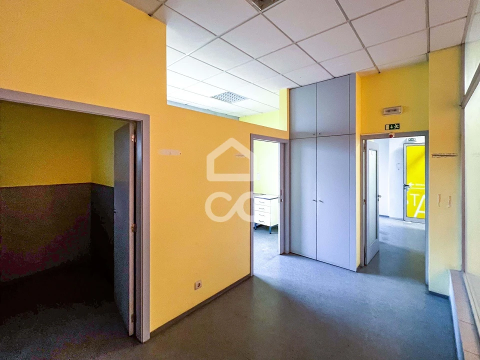 Negócio para Arrendamento em Selho (São Jorge) Foto 8