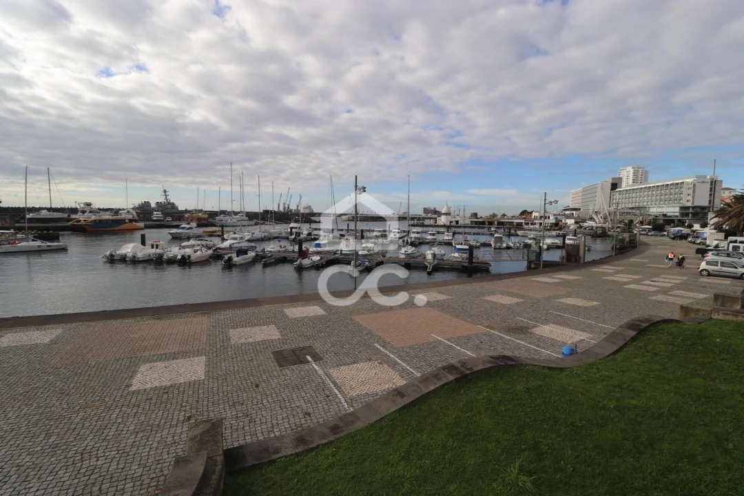 Moradia T3 para Venda em Ponta Delgada (São Pedro) Foto 49