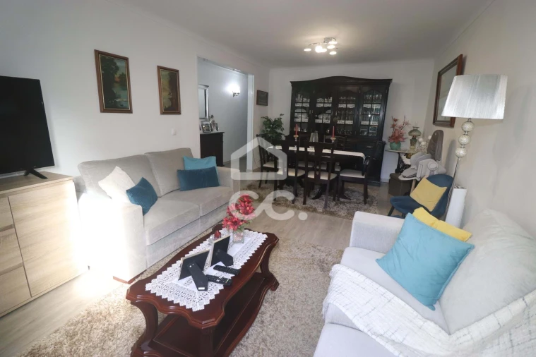 Moradia T3 para Venda em Ponta Delgada (São Pedro) Foto 7