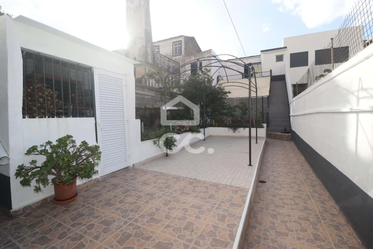 Moradia T3 para Venda em Ponta Delgada (São Pedro) Foto 42