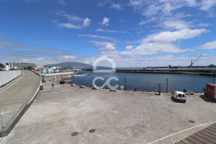 Moradia T3 para Venda em Ponta Delgada (São Pedro) Foto 50