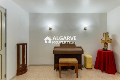Moradia T4 para Venda em Quarteira