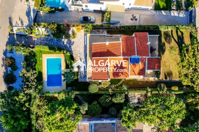 Moradia T4 para Venda em Quarteira