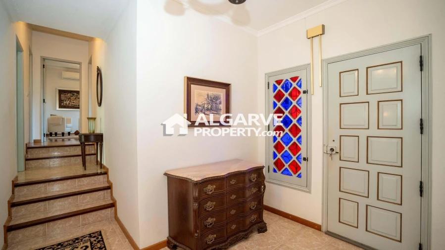 Moradia T4 para Venda em Quarteira Foto 5