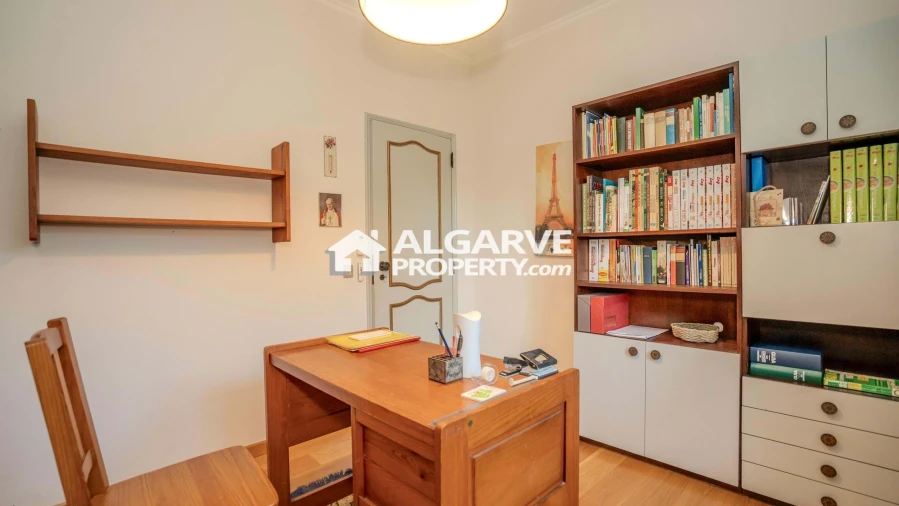 Moradia T4 para Venda em Quarteira Foto 22