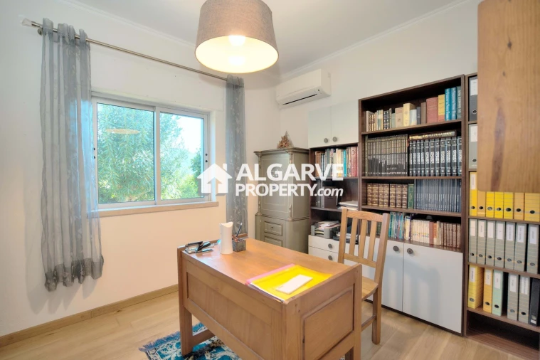 Moradia T4 para Venda em Quarteira Foto 23