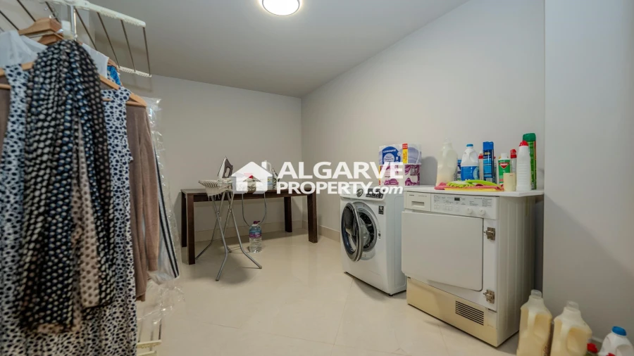 Moradia T4 para Venda em Quarteira Foto 22