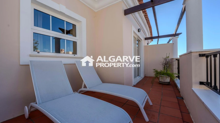 Moradia T4 para Venda em Quarteira Foto 23