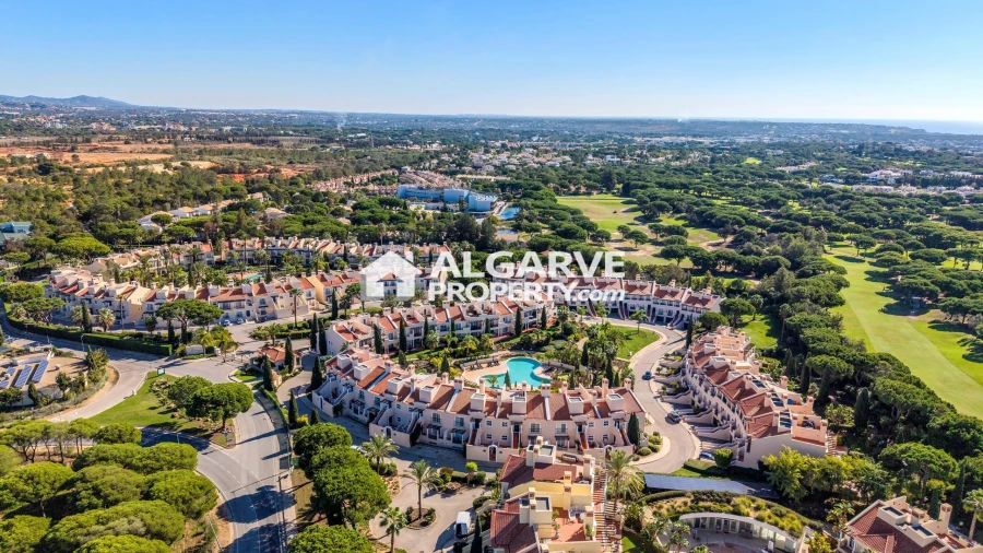 Moradia T4 para Venda em Quarteira Foto 26