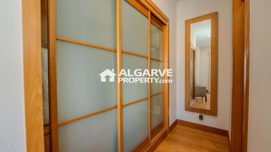 Moradia T4 para Venda em Quarteira Foto 7