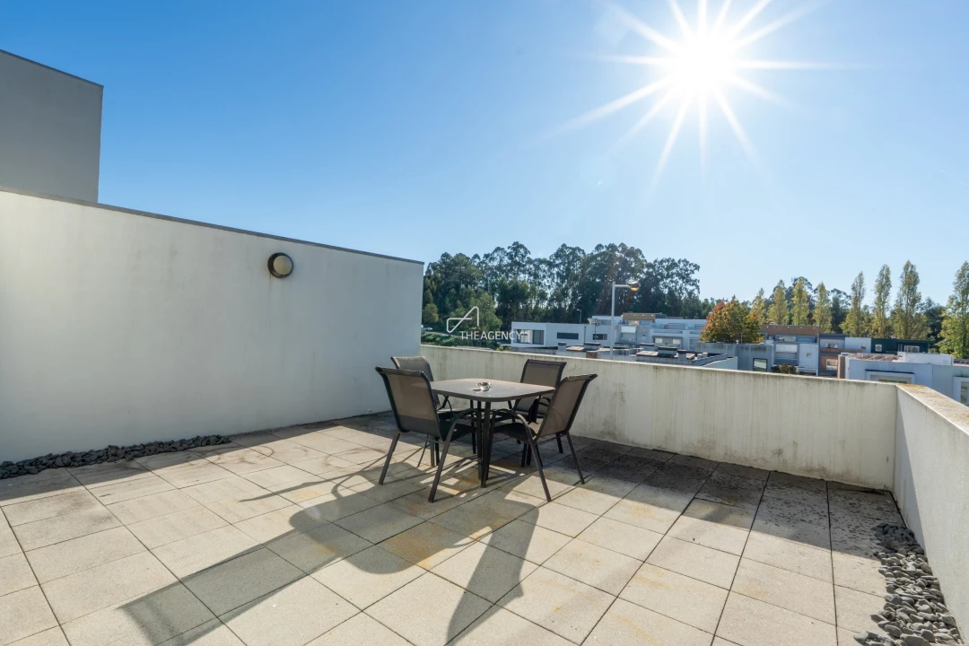 Moradia T3 para Venda em Castêlo da Maia Foto 50