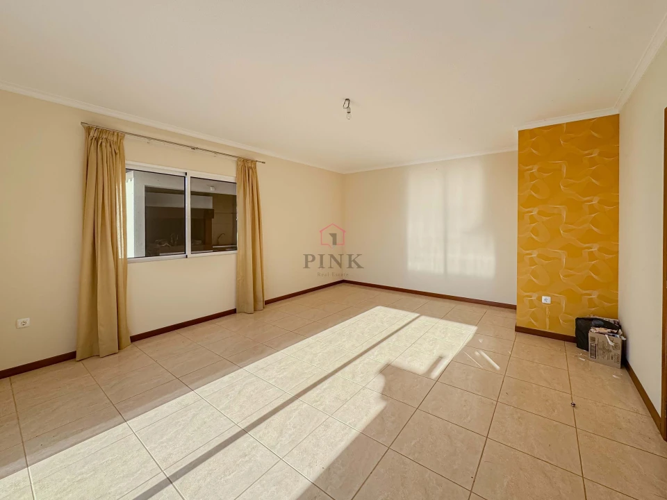 Moradia T3 para Venda em Estreito da Calheta Foto 8