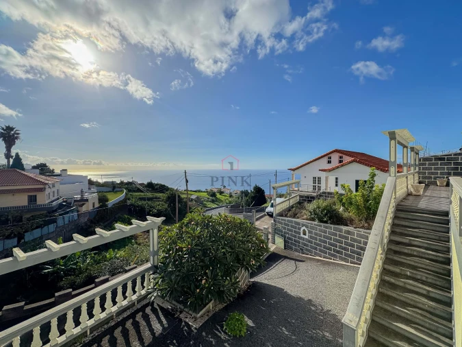 Moradia T3 para Venda em Estreito da Calheta Foto 2