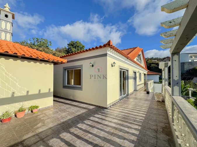 Moradia T3 para Venda em Estreito da Calheta Foto 4