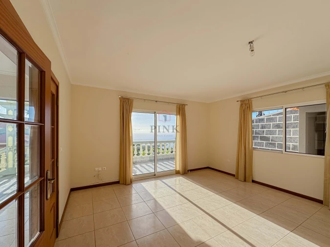 Moradia T3 para Venda em Estreito da Calheta Foto 6