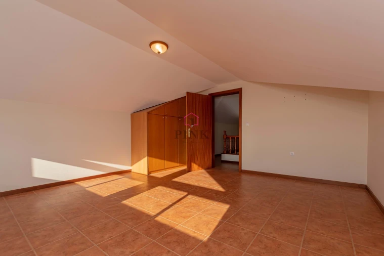 Moradia T3 para Venda em Estreito da Calheta Foto 31