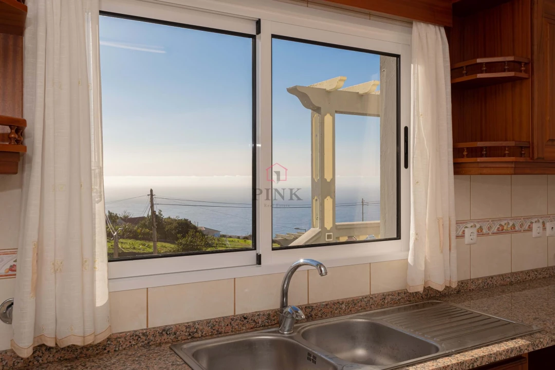 Moradia T3 para Venda em Estreito da Calheta Foto 9