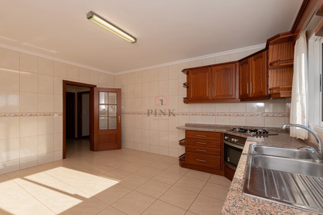 Moradia T3 para Venda em Estreito da Calheta Foto 10