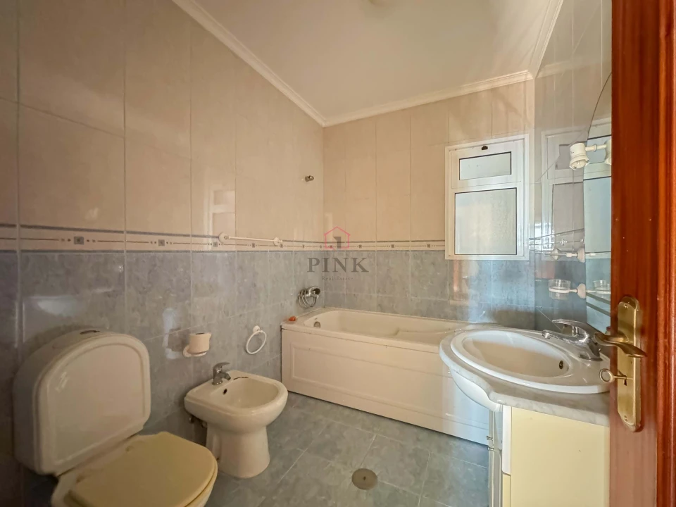 Moradia T3 para Venda em Estreito da Calheta Foto 15