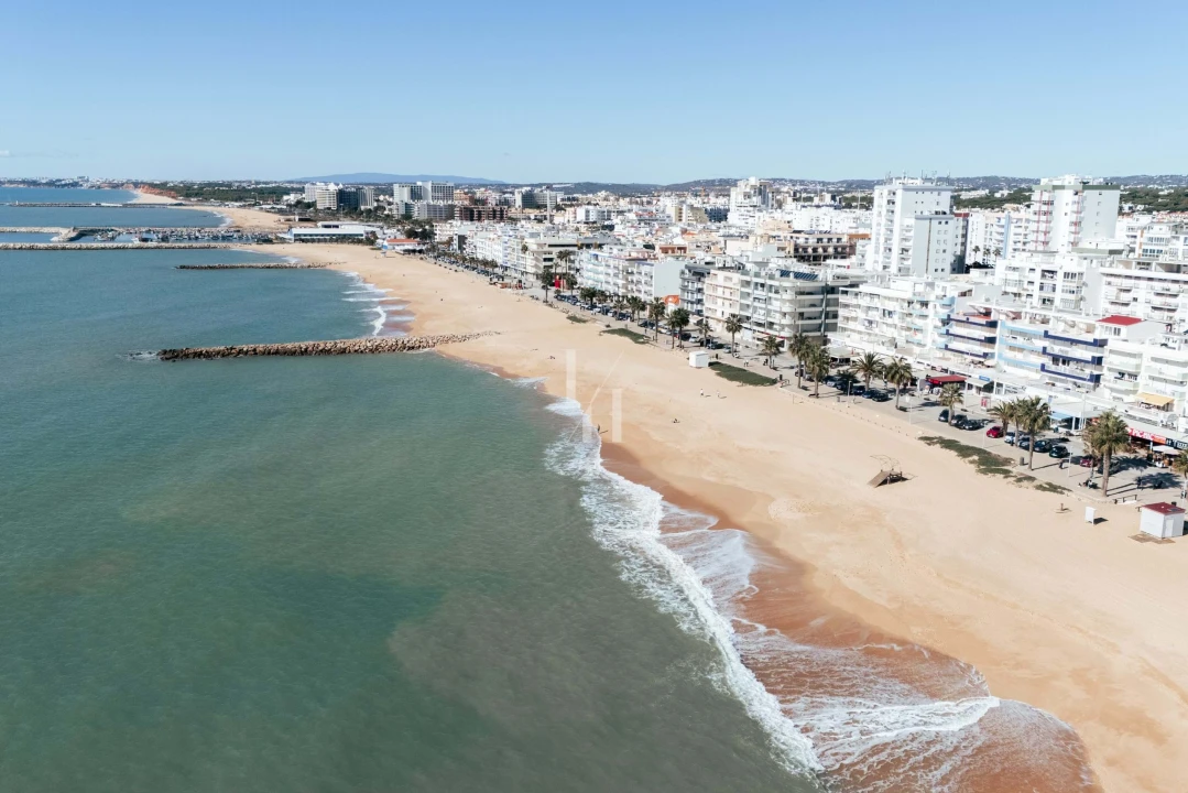 Apartamento T1 para Arrendamento em Quarteira Foto 12